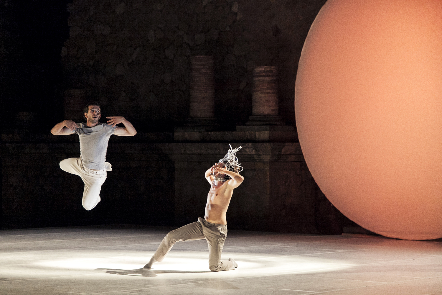 El Ballet Nacional de Marsella presenta «Métamorphoses» en el Teatro Romano