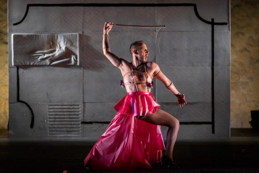 [ITÁLICA TV] Manuel Liñán dejó huella en el Teatro Romano con 'Pie de hierro'