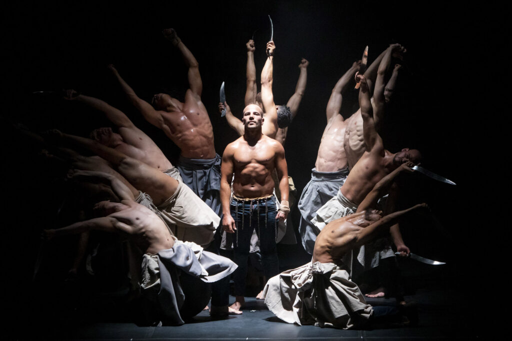 [ITÁLICA TV] 'Las noches bárbaras' de Hervé Koubi tomaron el Teatro Romano de Itálica