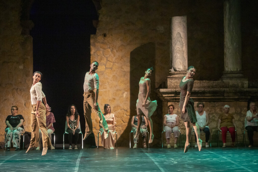 [ITÁLICA TV] 'Empty floor', la esperanzadora mirada sobre el alzheimer de Imperfect Dancers Co.