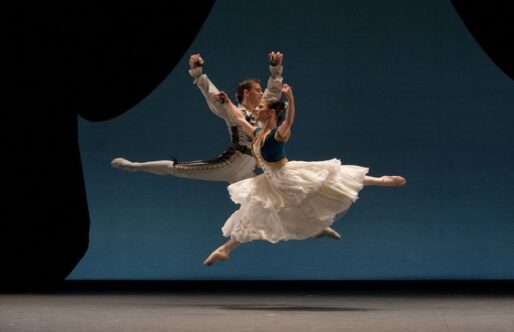 Cuando la danza se lee: Marta Carrasco pone en valor la importancia de la familia Pericet en la preservación de la Escuela Bolera Sevillana